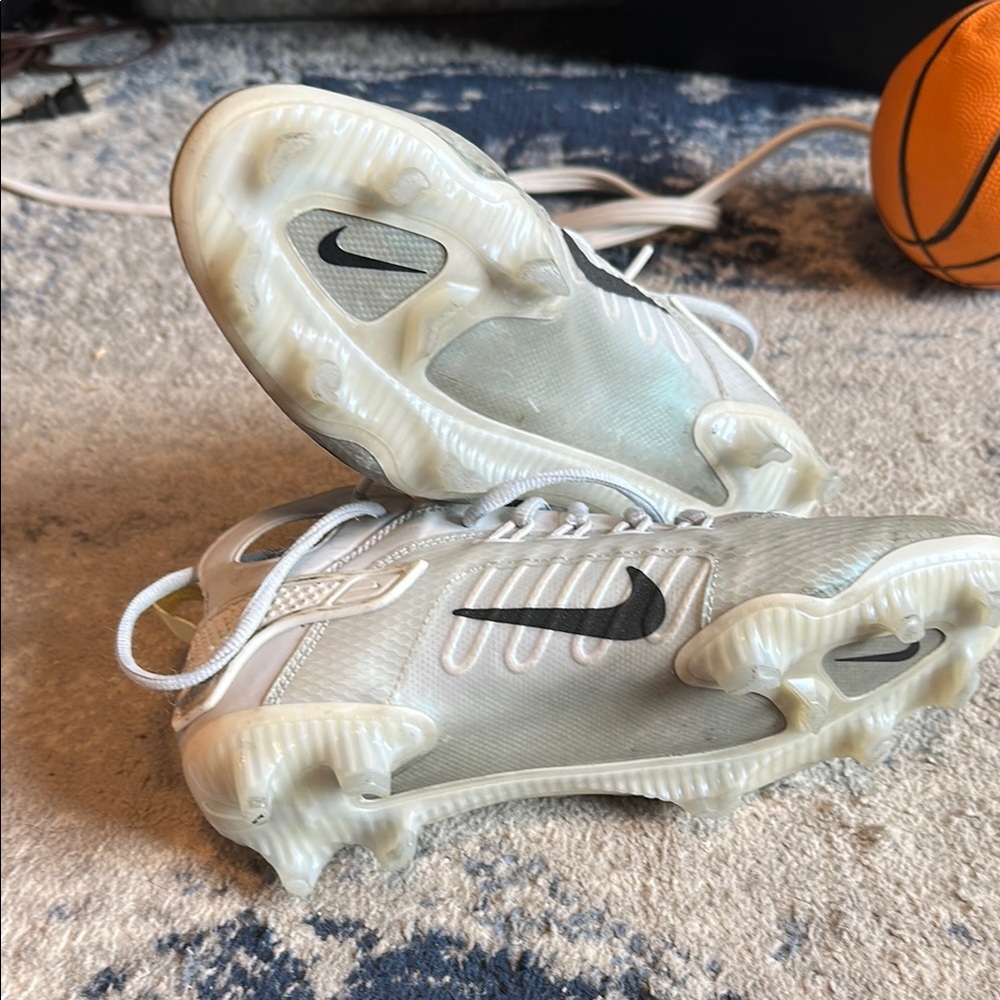Nike White Sneakers Athletic Shoes